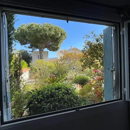 De La Apartment *